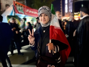 اجتماع شبانه دانش آموزان و فرهنگیان آملی در اربعین شهدای میناب