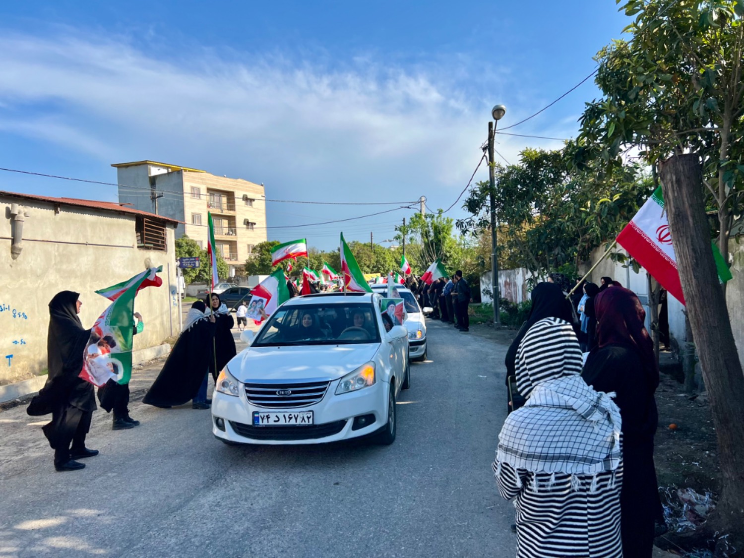 کاروانی به طول ایران؛ از خیابان‌های آمل تا قلب شالیزارها
