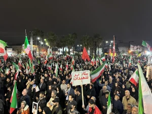 آمل؛ شبی که بغض چهل‌روزه، در خیابان فریاد شد
